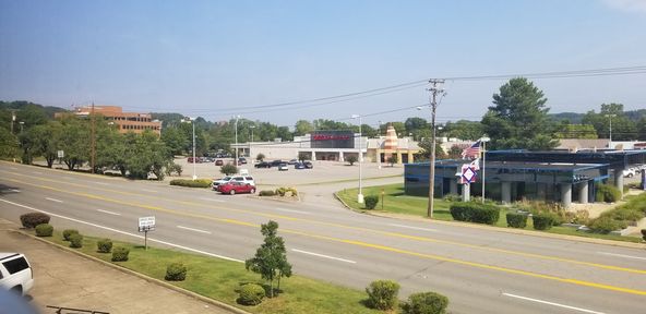 OWNER/INVESTOR OFFICE BUILDING/STRATEGIC LOCATION: 2725 Cantrell Rd, Little Rock, AR 72202